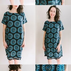 Roller rabbit blue medallion printed gypsy boho tassel linen lagen relaxed dress